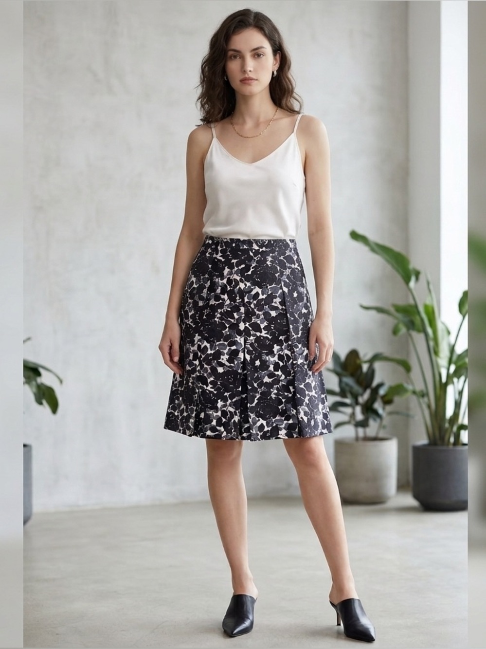 J. Crew Black White Gray Floral Print 100% Silk A-Line Skirt Sz 8 NWT